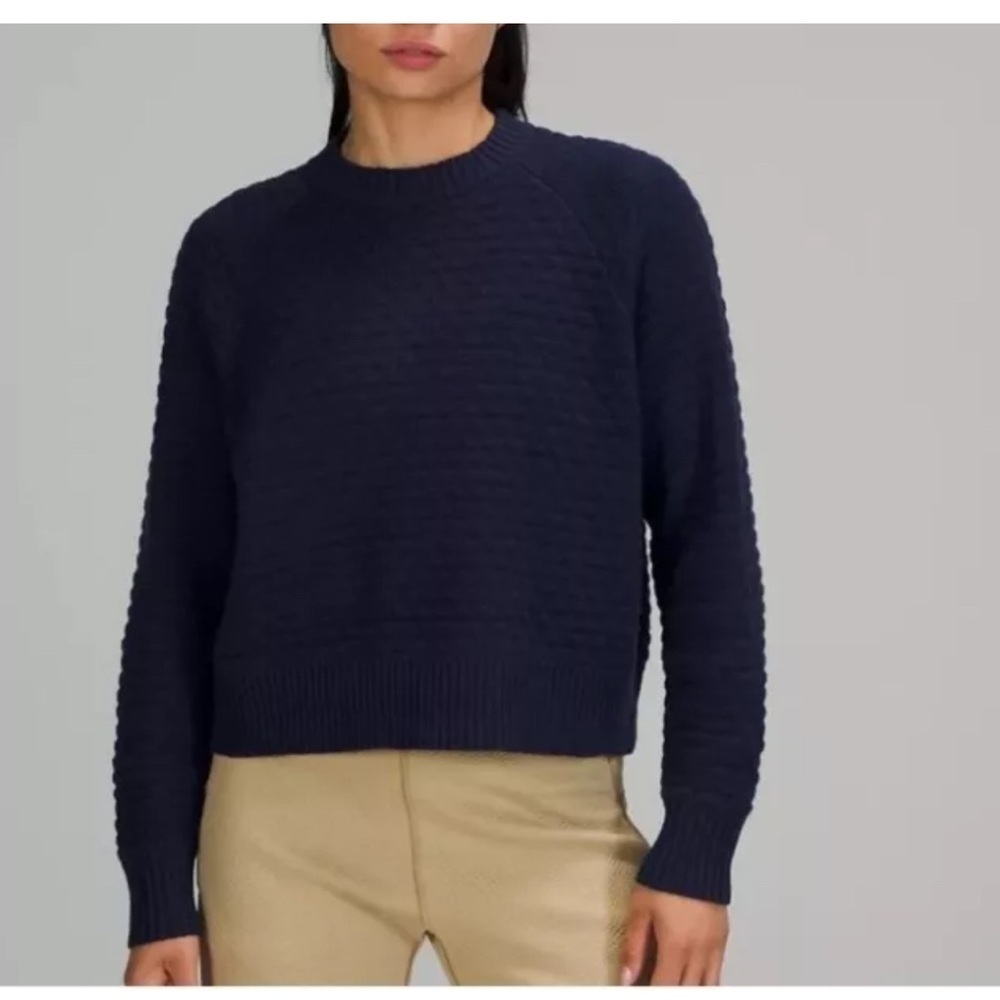 Lululemon | Texture Play Crew Sweater‎ in Night Sea Blue M/L Cashmere Blend